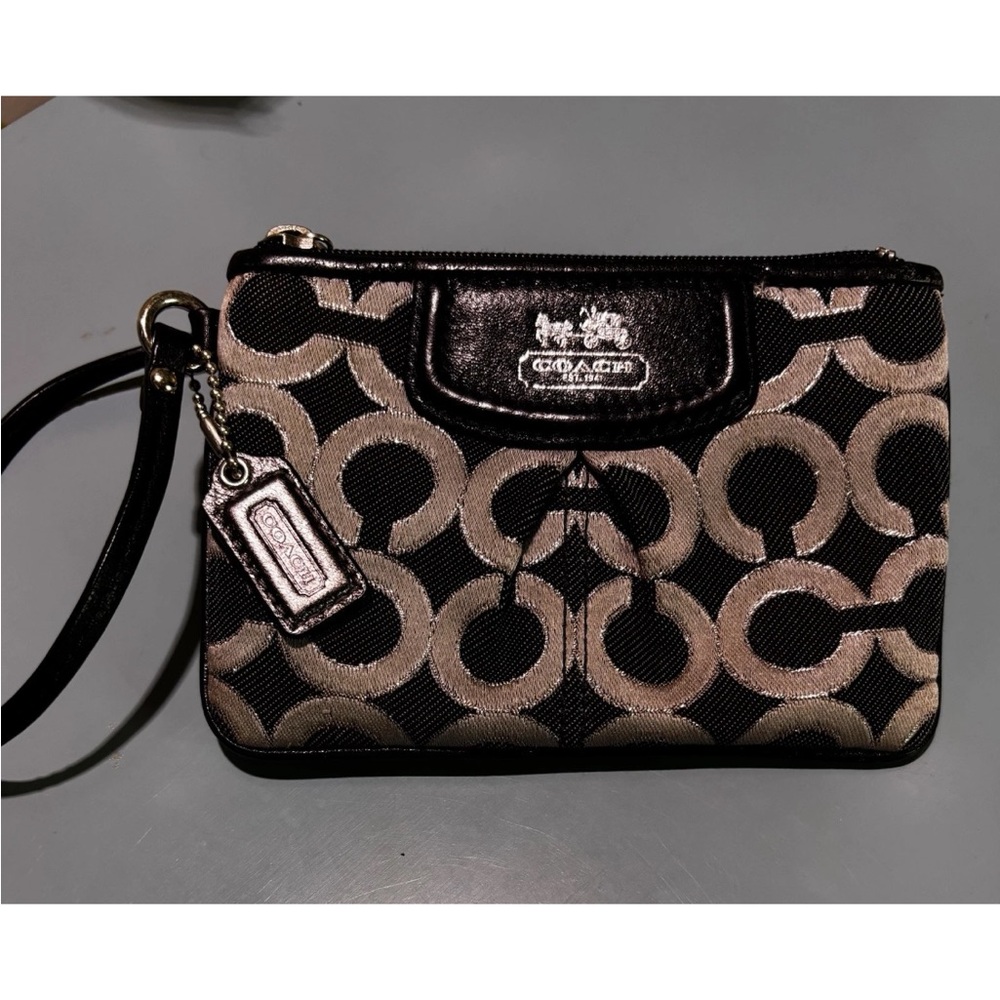 Coach Madison Op Art Pleated Signature Black Gray Metallic Small Wristlet - Picture 2 of 8